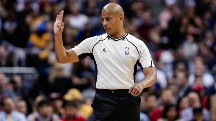 how much do nba refs make